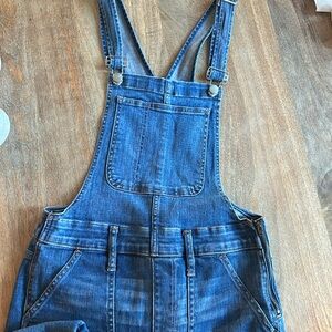 Madewell Jean straight legged/ skinny overalls